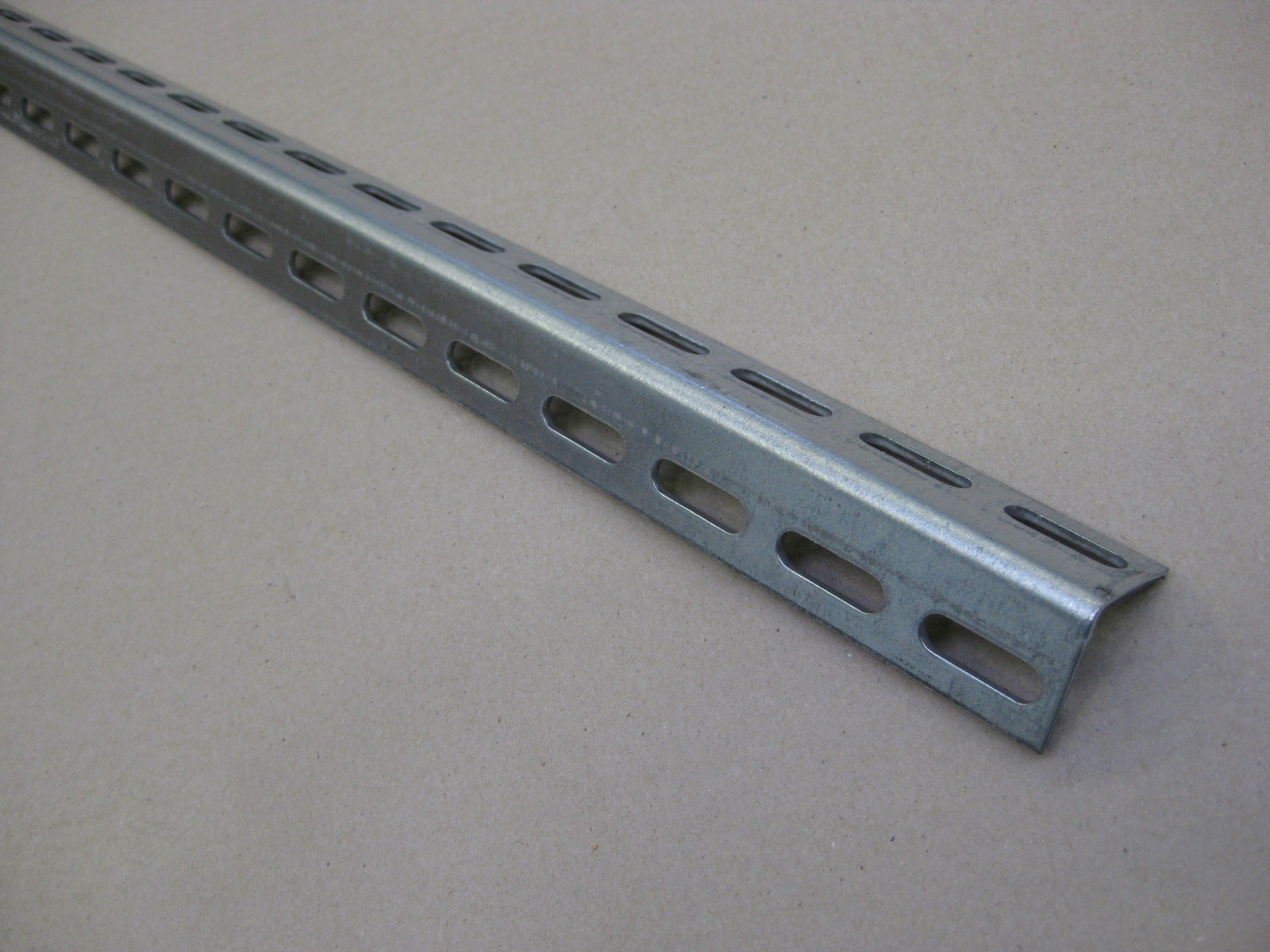 Angle 2000-34x34x3 galv slotted M&M